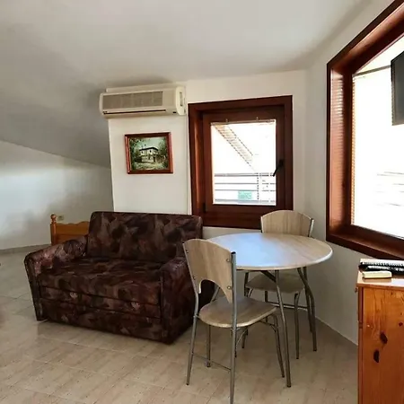 Apartmán студиа мансарда ненови