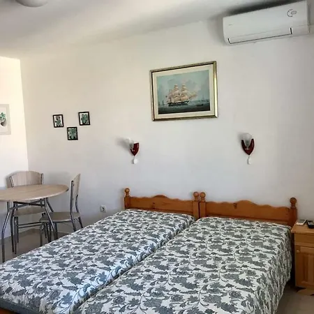 студиа мансарда ненови Apartmán *